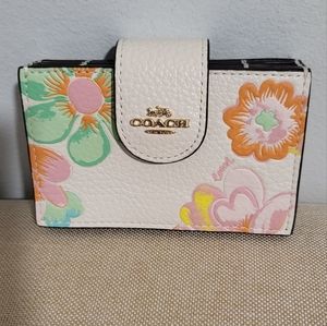 Coach Accordion Card Case With Dreamy Land Floral Print in Chalk Multi (C8325)